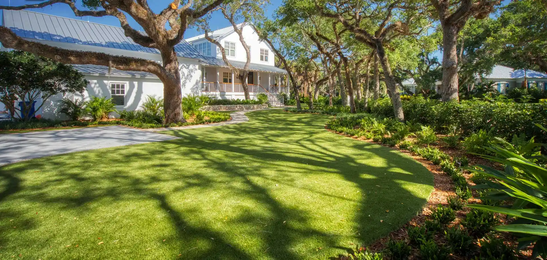 Artificial grass front lawn installed by SYNLawn